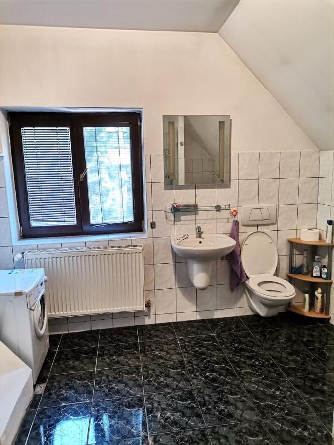 Anh' Private Rooms For Tourist Bratislava Bagian luar foto