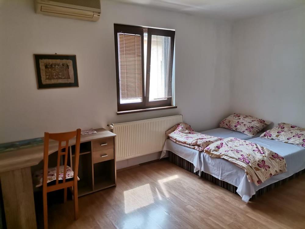Anh' Private Rooms For Tourist Bratislava Bagian luar foto