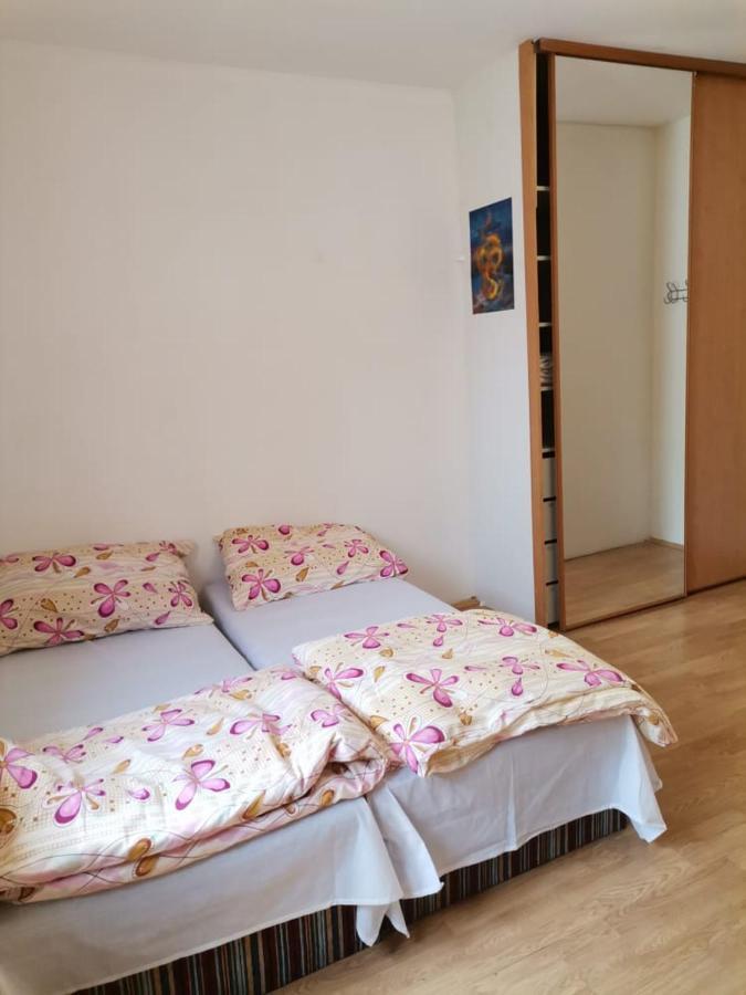 Anh' Private Rooms For Tourist Bratislava Bagian luar foto