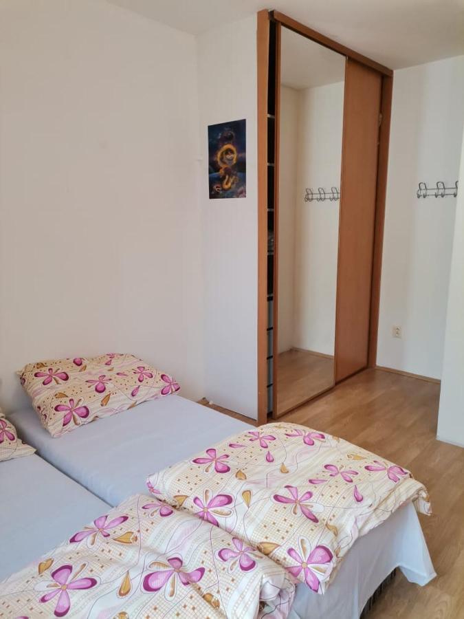 Anh' Private Rooms For Tourist Bratislava Bagian luar foto