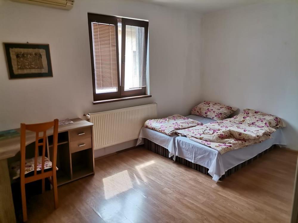 Anh' Private Rooms For Tourist Bratislava Bagian luar foto